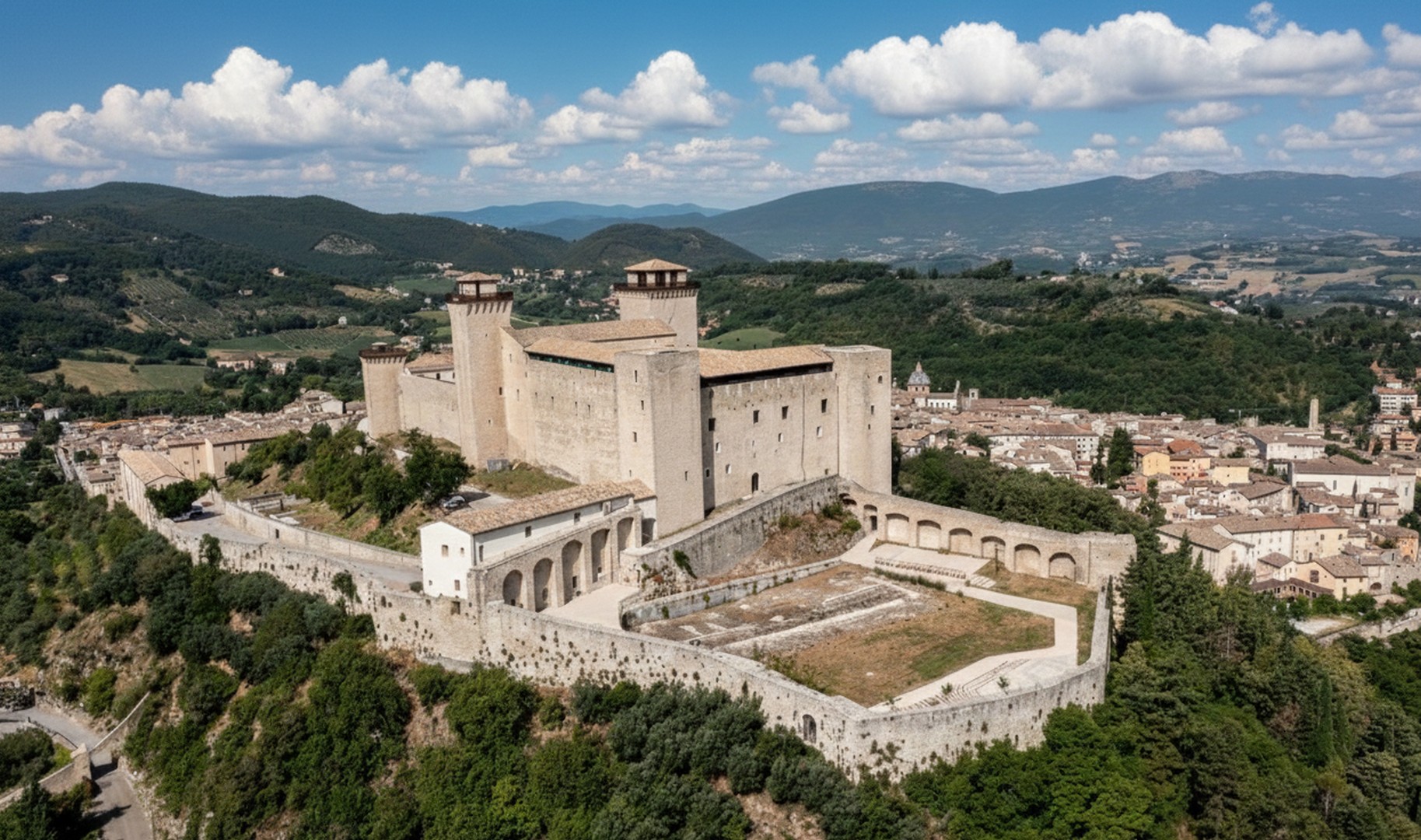 Rocca di Albornoz di Spoleto, città delle cento torri