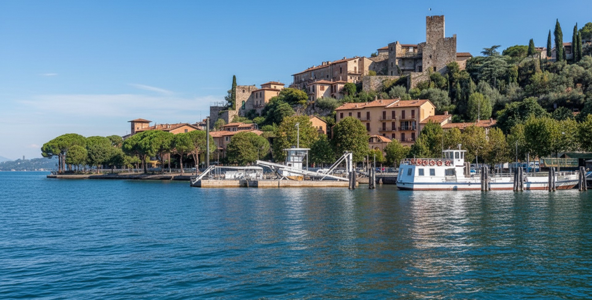 ago di origine tettonica è una meraviglia naturalistica con una posizione strategica