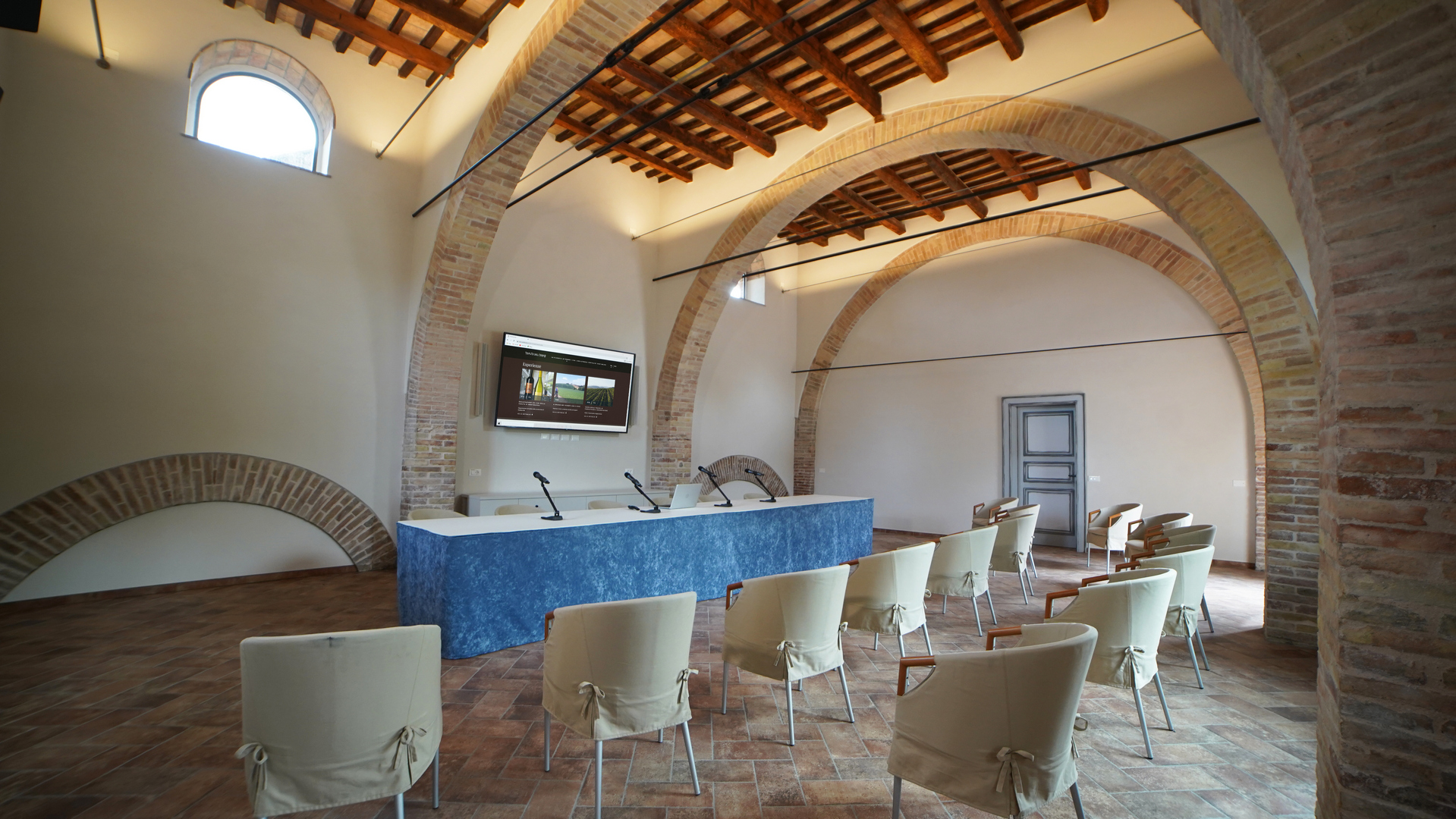 SALA CONVEGNI 01