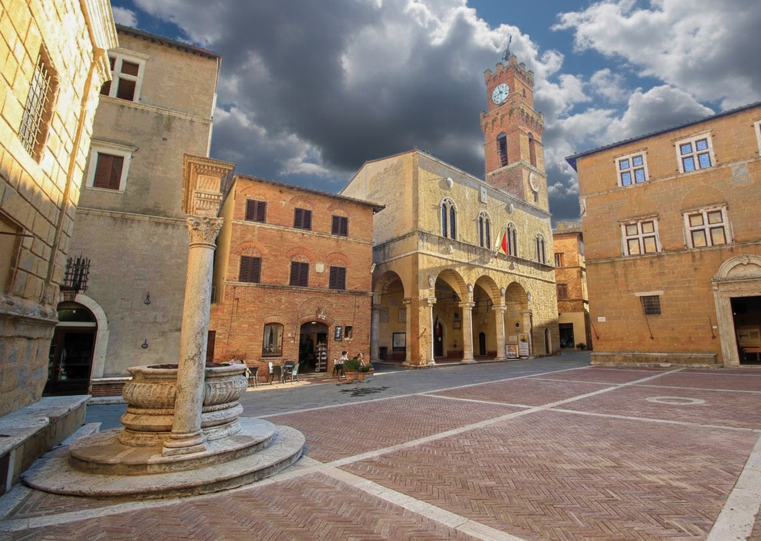 Pienza è una perfetta armonia tra architettura e paesaggio