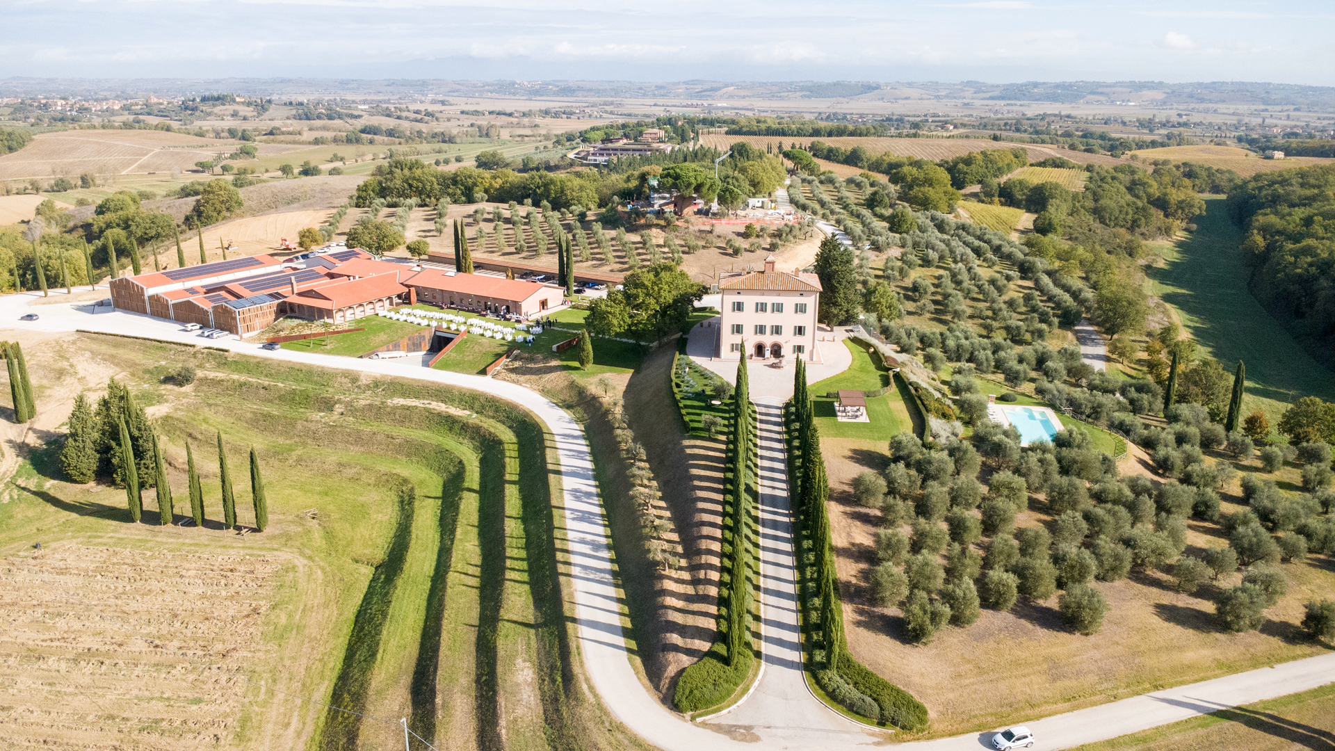 Fattoria del Cerro nuova dall’alto